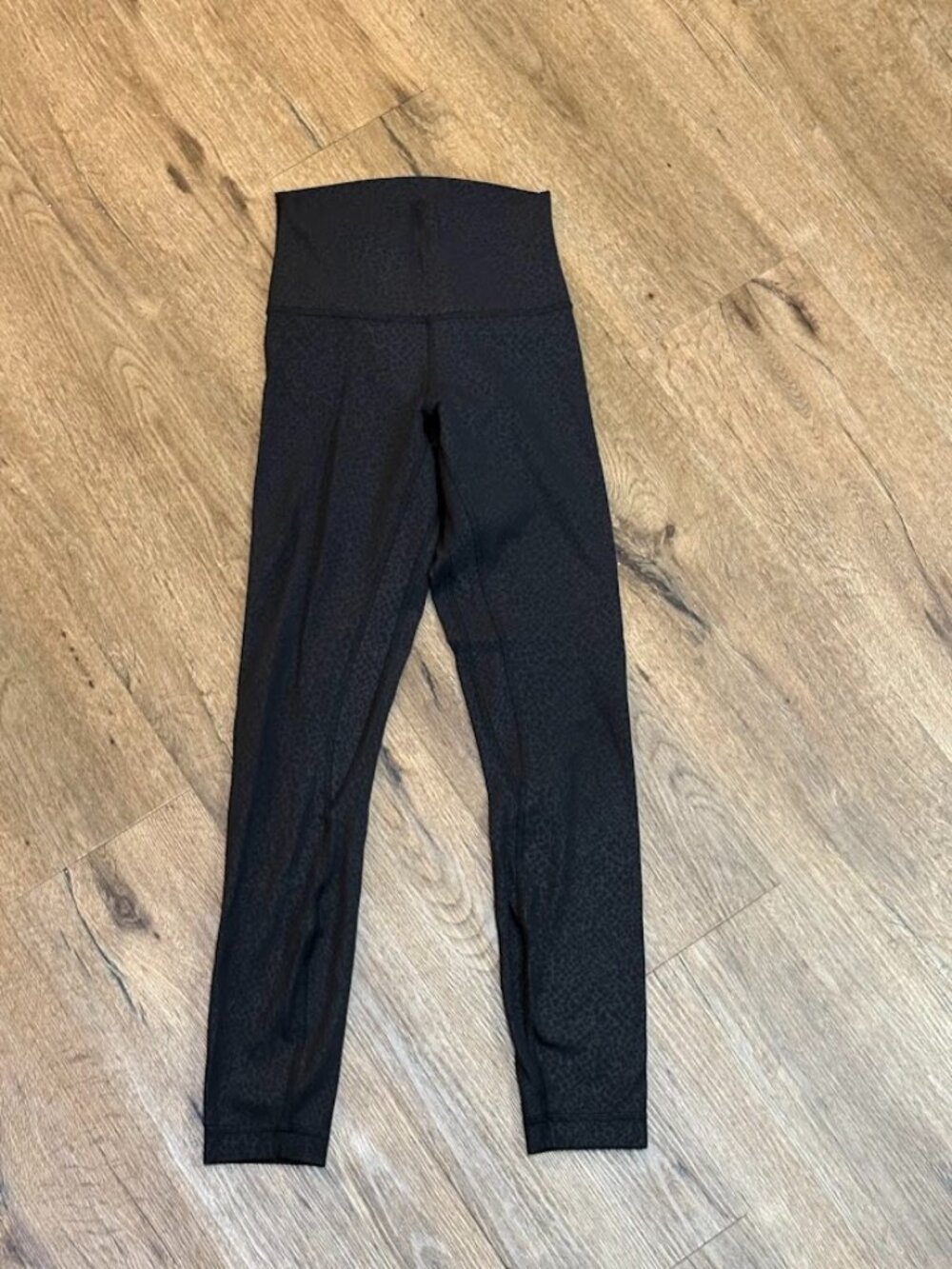 Lululemon High-Rise Leggings Size 2 Black Animal Print Camo